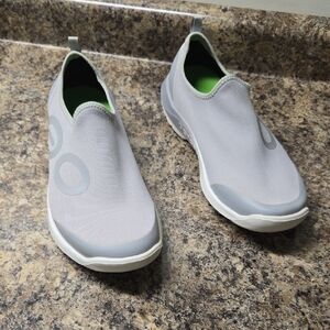 Oofos Oomg Sport Men's Light Gray Slip-On Sneakers Size 10